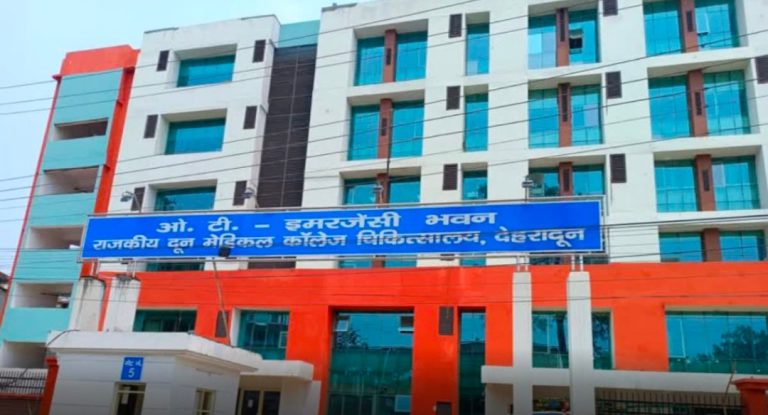 दून अस्पताल के भीतर तक दलालों का पहरा, इस तरह