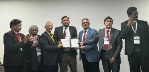 *वरिष्ठ नेत्र रोग विशेषज्ञ डा. ओझा को मिला आफ्थोमोलाजी अवार्ड