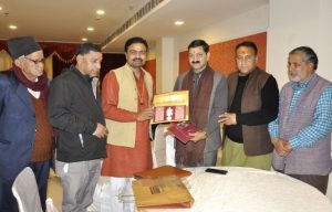 श्री बदरी-केदार मंदिर समिति के अध्यक्ष अजेंद्र अजय को मिला ’राम मंदिर’ का निमंत्रण