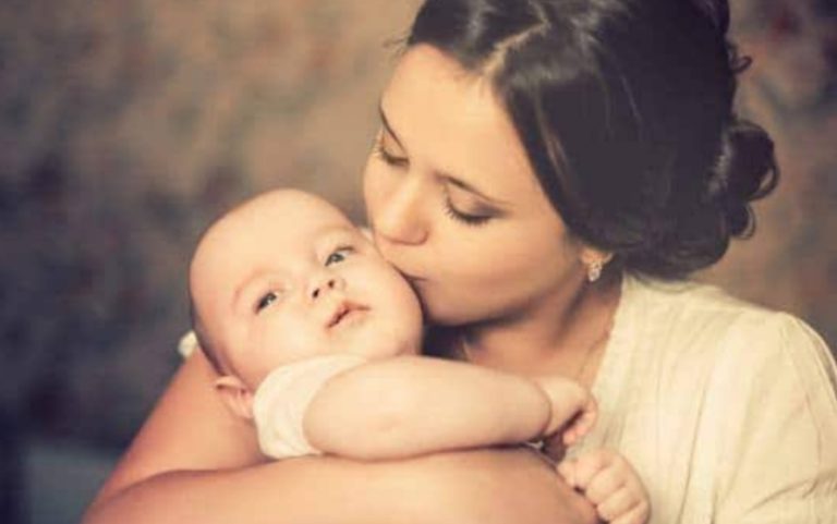 उत्तराखंड के सरकारी अस्पताल में भर्ती गर्भवती महिला को दो