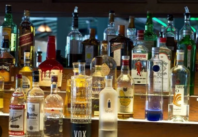 घर पर खोल सकेंगे मिनी बार.कुछ शर्तो के साथ.. -