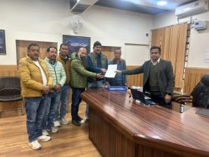 जोशीमठ बचाओ संघर्ष समिति ने जिलाधिकारी को माध्यम से मुख्यमंत्री