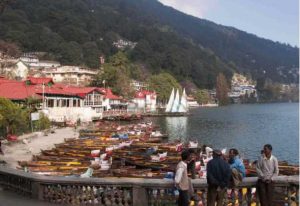 हल्द्वानी में हिंसा और कर्फ्यू, वैलेंटाइन वीक में 'संकट' में