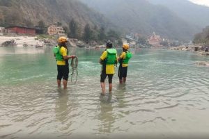 ऋषिकेश – तपोवन क्षेत्रान्तर्गत साईं घाट पर गंगा नदी में