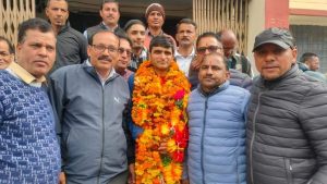 खंड शिक्षा अधिकारी के स्थानांतरण पर दी भावभीनी विदाई -