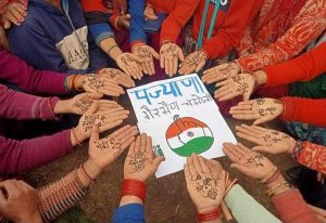 ग्रीष्मकालीन राजधानी गैरसैंण परिक्षेत्र में मतदान को लेकर लोगों को