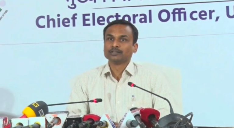 चुनाव आयोग ने की नामांकन पत्रों की जांच सात नामांकन