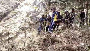 पहाड़ी से खाई में गिरे युवक की SDRF ने बचाई