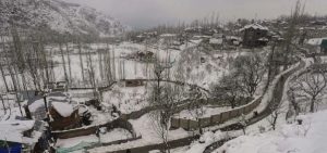 प्रदेश में मौसम ने बदली करवट, चारों धाम में हुई बर्फबारी, सर्द हवाओं से गिरा तापमान