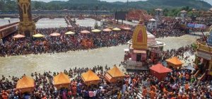 बढ़ी संख्या में शिवभक्तों की भीड़ पहुंच रही हरिद्वार, “बम-बम भोले” के लग रहे जयकारे