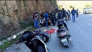 बद्रीनाथ हाईवे पर हादसा,डम्पर ने मारी स्कूटी पर जोरदार टक्कर