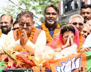 भाजपा प्रत्याशी माला राज्य लक्ष्मी शाह के नामांकन रैली के समर्थन में पहुंचे काबीना मंत्री गणेश जोशी