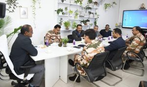 मुख्य निर्वाचन अधिकारी डॉ. पुरूषोत्तम ने की महानिरीक्षक आई.टी.बी.पी. संजय