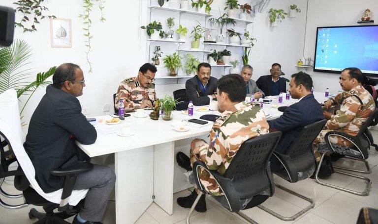 मुख्य निर्वाचन अधिकारी डॉ. पुरूषोत्तम ने की महानिरीक्षक आई.टी.बी.पी. संजय