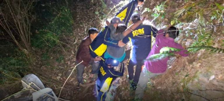 चकराता क्षेत्रान्तर्गत जंगलोई चौकी के पास वाहन हुआ दुर्घटनाग्रस्त, SDRF