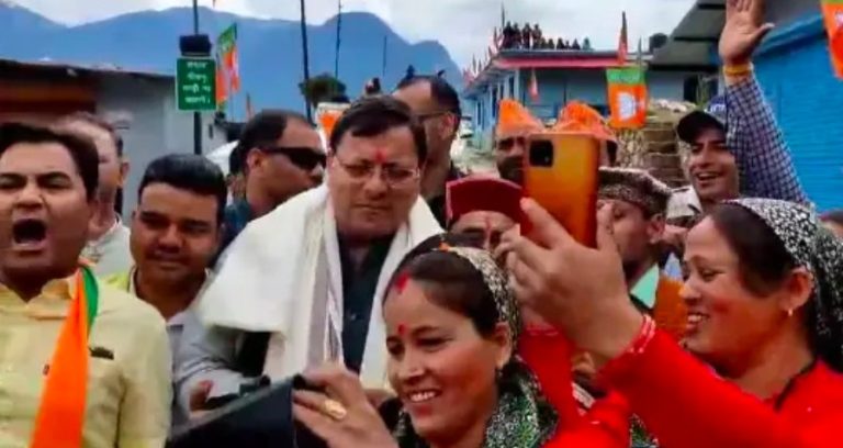 भैजी हमारा दगड़ी भी सेल्फी ले ल्यावा- मुख्यमंत्री ने भी