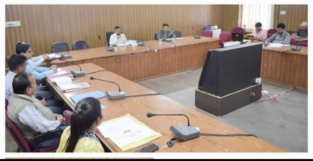 मुख्य विकास अधिकारी ने ली जिला गंगा संरक्षण समिति की