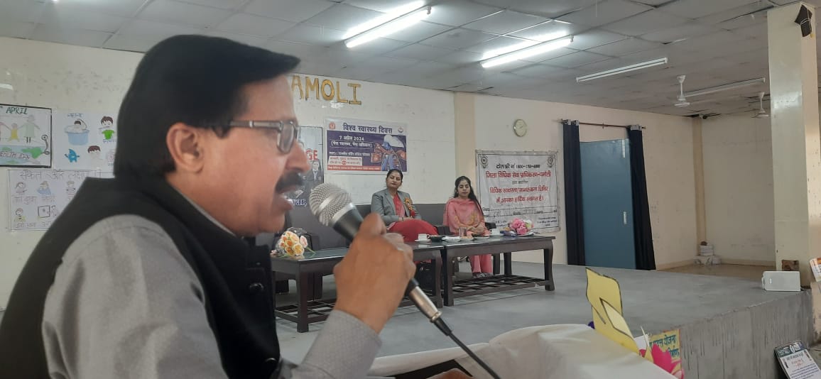 विश्व स्वास्थ्य दिवस पर नर्सिंग के छात्र छात्राओं को उत्तम