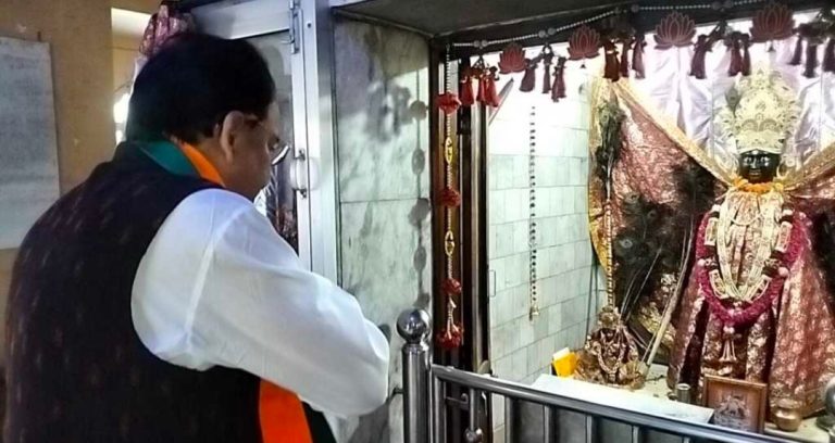 हल्द्वानी- मतदान से पहले अजय भट्ट पहुंचे मंदिर, लिया आशीर्वाद