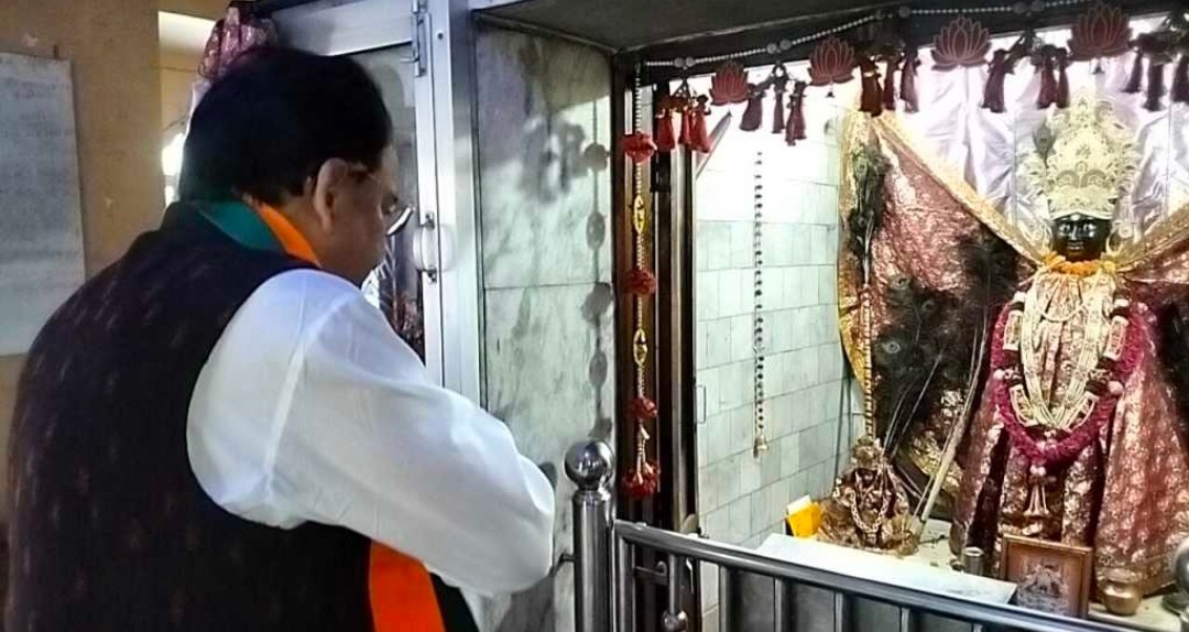 हल्द्वानी- मतदान से पहले अजय भट्ट पहुंचे मंदिर, लिया आशीर्वाद