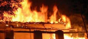 हल्द्वानी में भीषण अग्निकांड, कई झोपड़ियां खाक...... - my uttarakhand