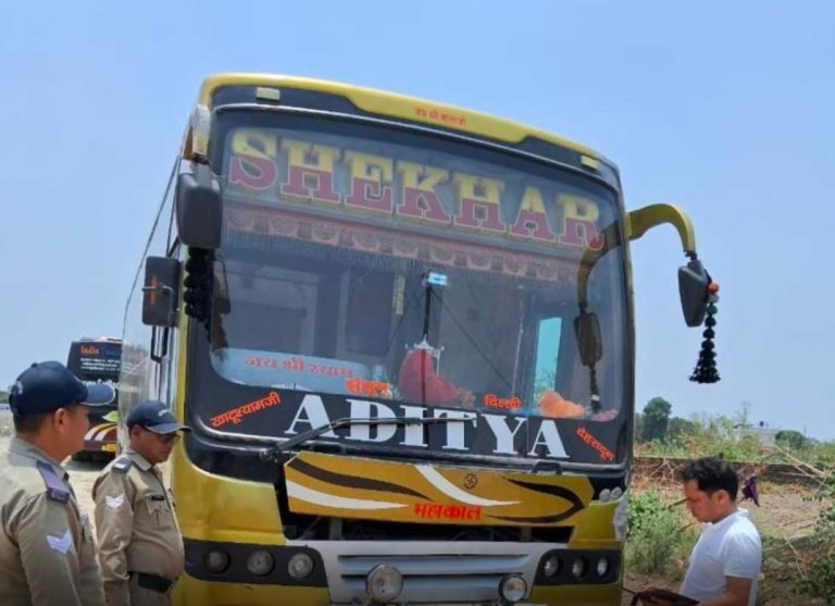 *4 प्राईवेट बसो सहित परिवहन विभाग द्वारा 75 वाहनों के