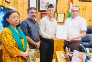 उत्तरांचल प्रेस क्लब प्रतिनिधिमंडल ने पत्रकारों पर हुए मुकदमों को