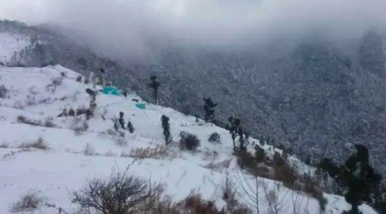 उत्तराखंड में आज बदलेगा चारों धामों में मौसम, बारिश-बर्फबारी का