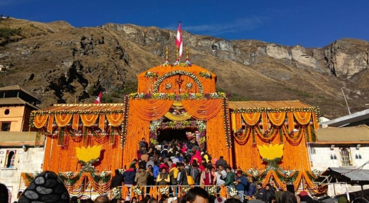 कपाट खोलने के बाद बद्रीनाथ धाम में हुआ कुछ ऐसा, जिसे देश के लिए शुभ संकेत मान रहे तीर्थ पुरोहित