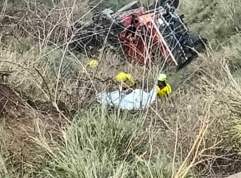 *टिहरी कौड़ियाला में ट्रक दुर्घटनाग्रस्त SDRFने चलाया रेस्क्यू अभियान, 01