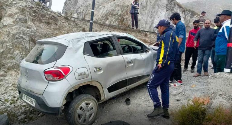 देहरादून – चकराता क्षेत्रान्तर्गत त्यूणी मार्ग पर वाहन दुर्घटनाग्रस्त होने