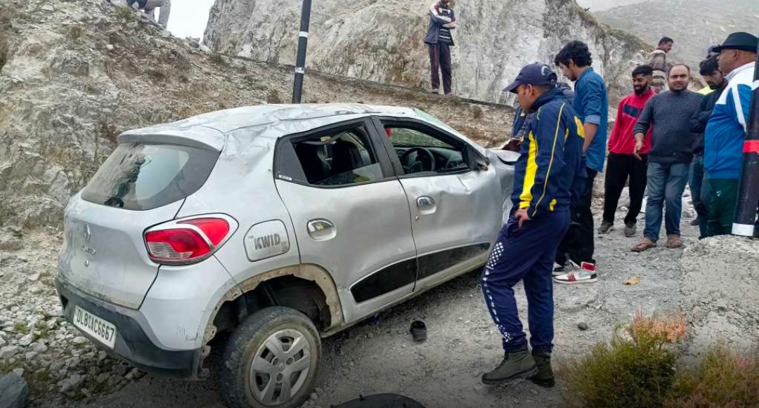 देहरादून – चकराता क्षेत्रान्तर्गत त्यूणी मार्ग पर वाहन दुर्घटनाग्रस्त होने