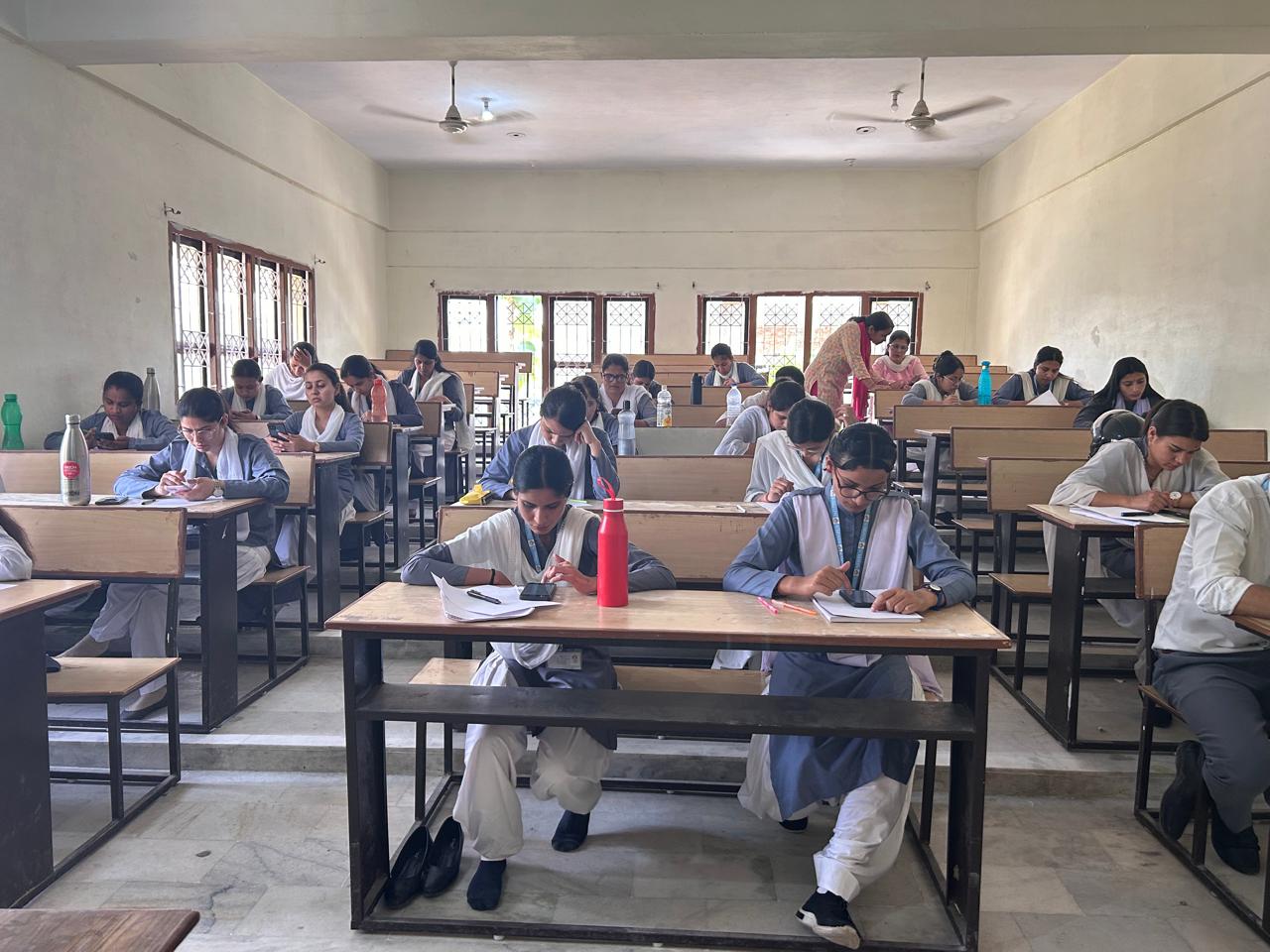 *निम्बस अकेडमी ऑफ़ मैनेजमेंट देहरादून में ईड इंडिया फाउंडेशन के