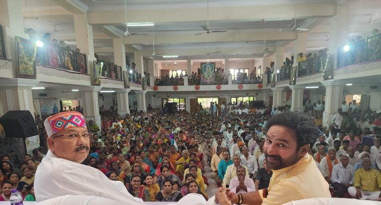 *परिवार को स्थापित करने की लड़ाई लड़ रहा है घमंडिया