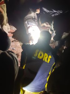 पिकअप वाहन दुर्घटनाग्रस्त, SDRF ने किया शव बरामद..... - my