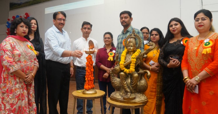 श्री महंत इन्दिरेश अस्पताल में धूमधाम से मनाया गया अन्तर्राष्ट्रीय नर्सेज़ दिवस