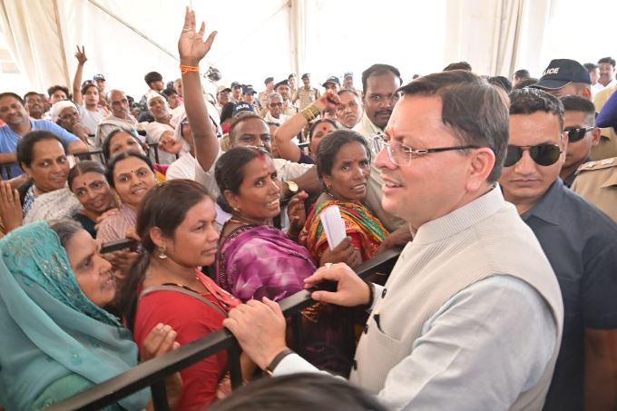 मुख्यमंत्री धामी ने चारधाम यात्रा पंजीकरण केन्द्र का स्थलीय निरीक्षण कर व्यवस्थाओं का लिया जायजा