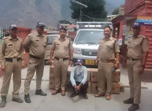 अवैध अंग्रेजी शराब के साथ 1 अभियुक्त गिरफ्तार , वाहन