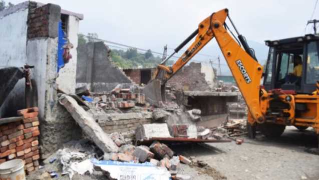 Action on illegal construction in Uttarakhand? 26 houses demolished with bulldozer