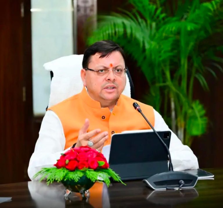 एक्शन में सीएम, वन विभाग के दो अधिकारी सस्पेंड, एक