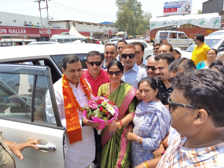 गढ़वाल लोकसभा सांसद अनिल बलूनी के बडोनी चौक पहुँचने पर