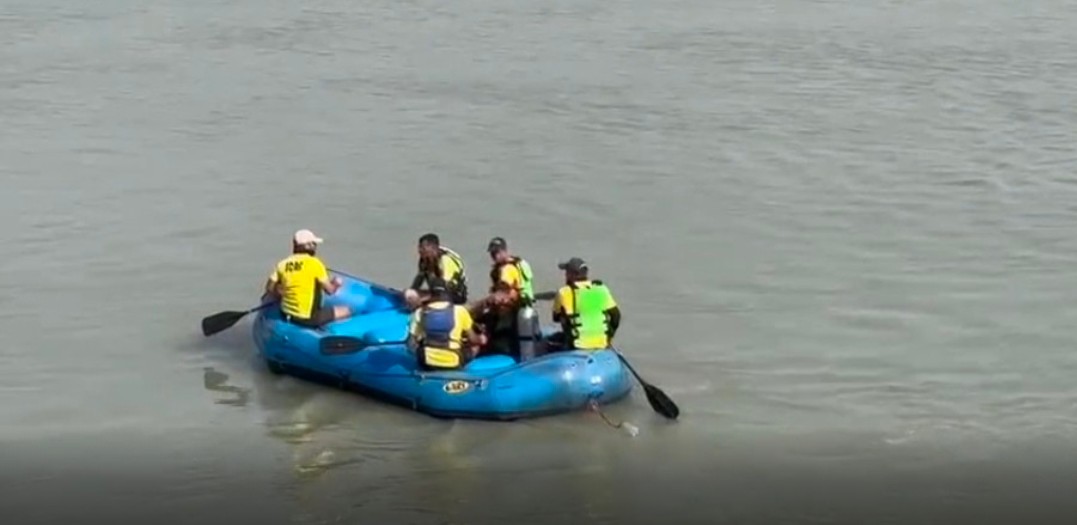 *परमार्थ घाट, हरिद्वार में डूबे बच्चों की खोजबीन में जूटी