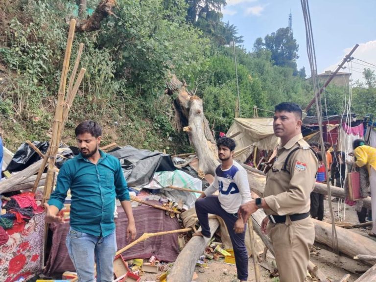 बिग ब्रेकिंग : रानीखेत उर्स मेले में आंधी तूफान से