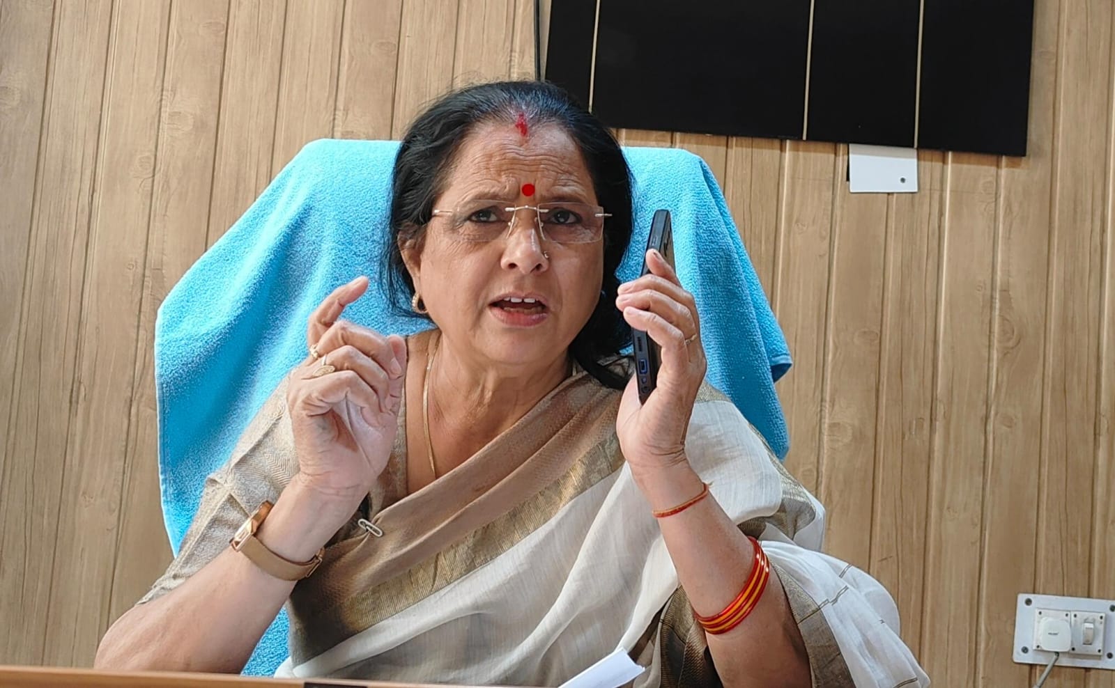 महिला का गला दबाकर हत्या के मामले में राज्य महिला