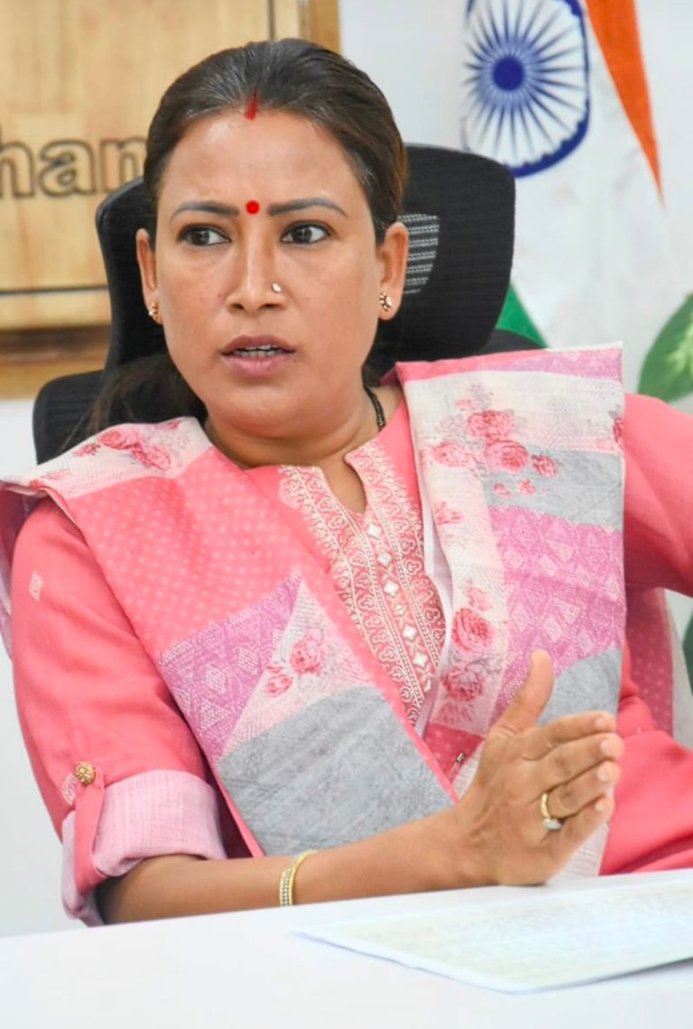 *विभागीय मंत्री रेखा आर्या ने मुख्यमंत्री वात्सल्य योजना की धनराशि