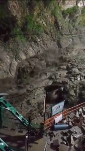 उत्तरकाशी :माँ यमुना ने दिखाया प्रचंड रूप ,यमुनोत्री-जानकीचट्टी में देखने