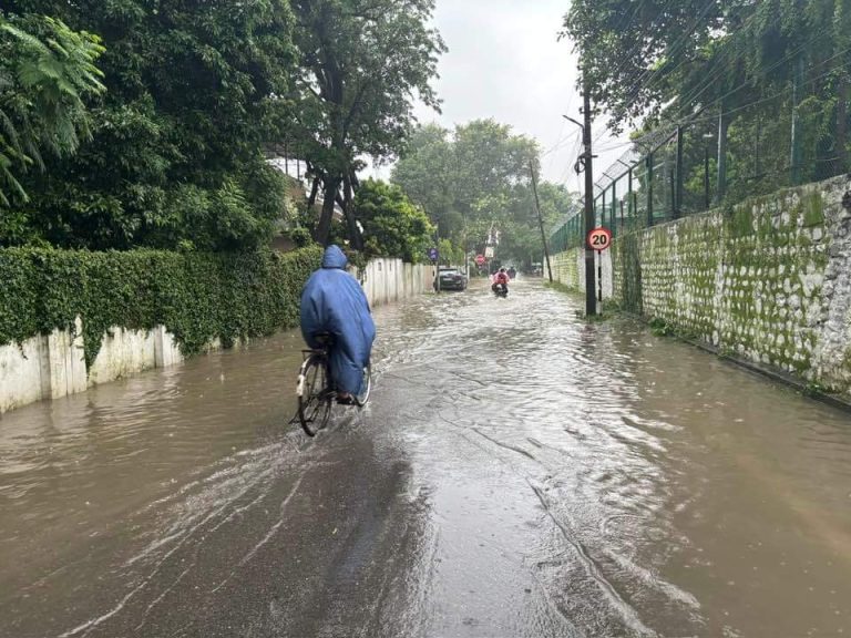 उत्तराखंड में है भारी बारिश का अलर्ट ! रहें सतर्क: