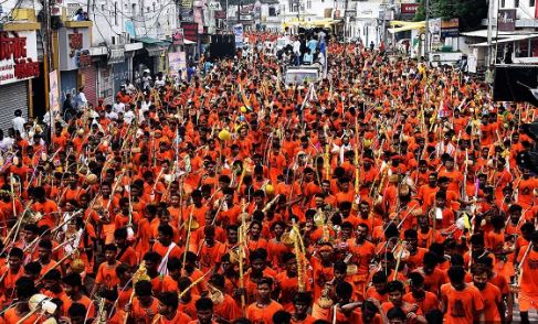 पूरी तरह चरम पर पहुंचा कांवड़ मेला, गंगा घाटों से लेकर हाईवे तक केसरिया रंग में रंगा