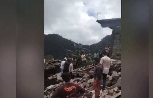 Cloud burst at two places in Uttarakhand, two people died in Tehri and 150 to 200 passengers stranded in Kedarnath