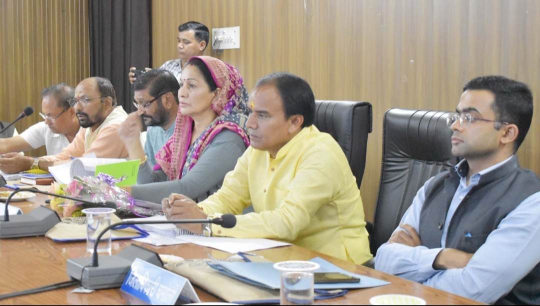 चमोली जिला योजना की बैठक में 7428.00 लाख की धनराशि